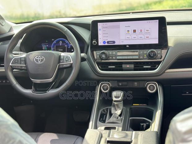 Toyota Grand Highlander Hybrid 2024 Burgundy