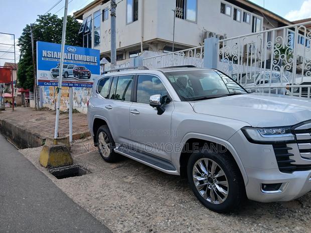 New Toyota Land Cruiser 2024 Silver