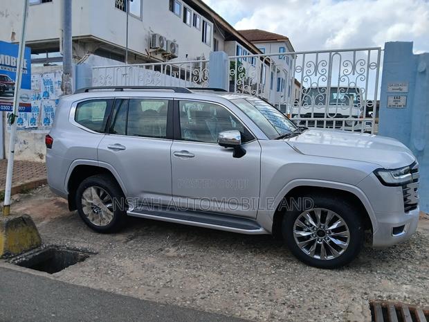 New Toyota Land Cruiser 2024 Silver