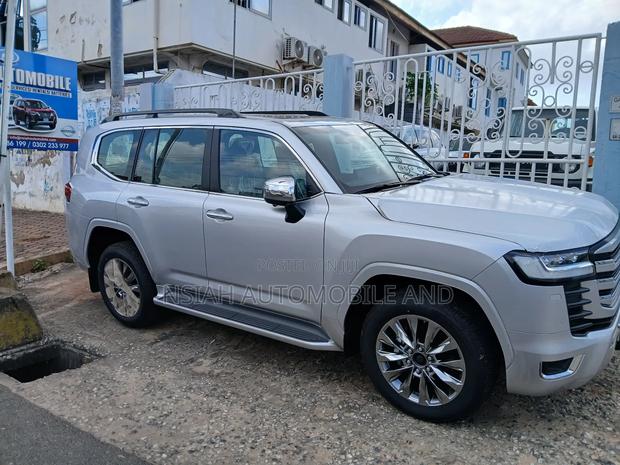 New Toyota Land Cruiser 2024 Silver