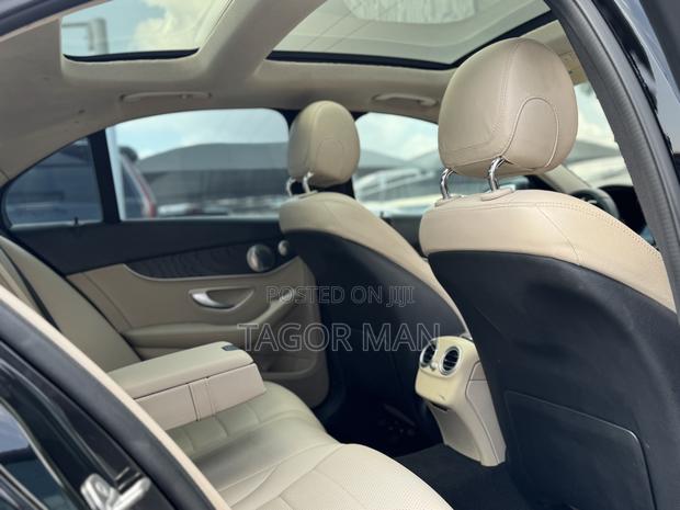 Mercedes-Benz C300 Luxury 4matic Sedan AWD (2.0L 4cyl 7A) 2017 Black