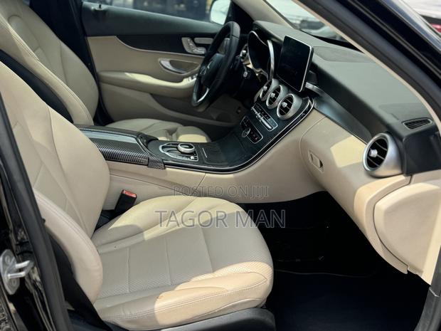 Mercedes-Benz C300 Luxury 4matic Sedan AWD (2.0L 4cyl 7A) 2017 Black