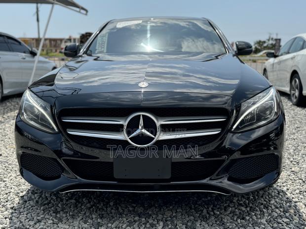 Mercedes-Benz C300 Luxury 4matic Sedan AWD (2.0L 4cyl 7A) 2017 Black