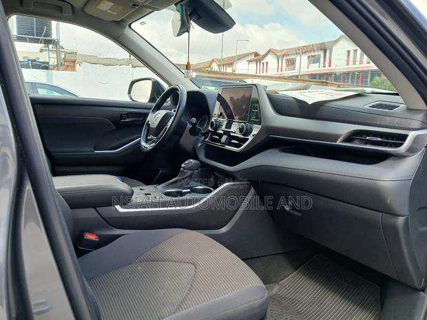 Toyota Highlander XSE AWD 2023 Gray