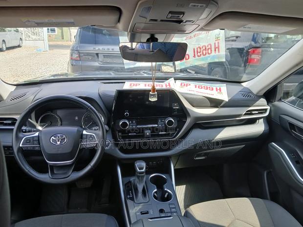 Toyota Highlander XSE AWD 2023 Gray