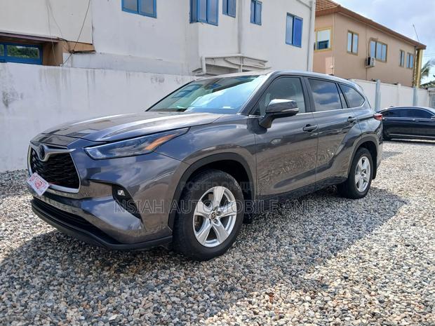 Toyota Highlander XSE AWD 2023 Gray