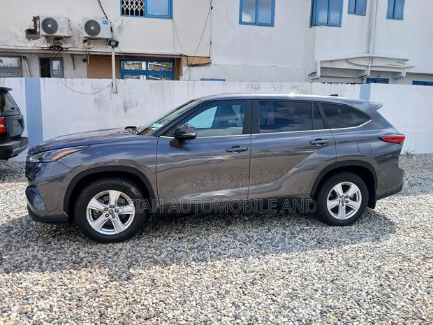 Toyota Highlander XSE AWD 2023 Gray