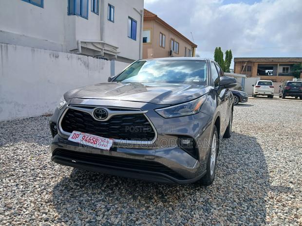 Toyota Highlander XSE AWD 2023 Gray