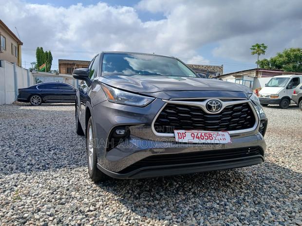 Toyota Highlander XSE AWD 2023 Gray