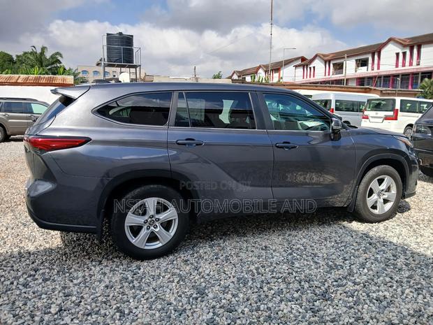 Toyota Highlander XSE AWD 2023 Gray