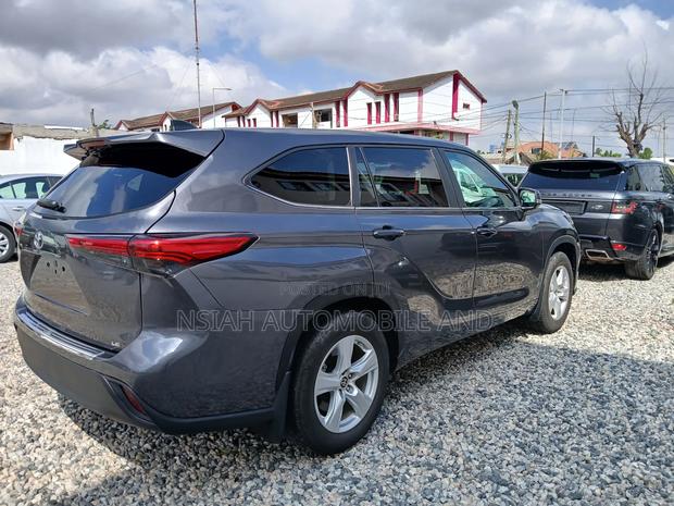 Toyota Highlander XSE AWD 2023 Gray