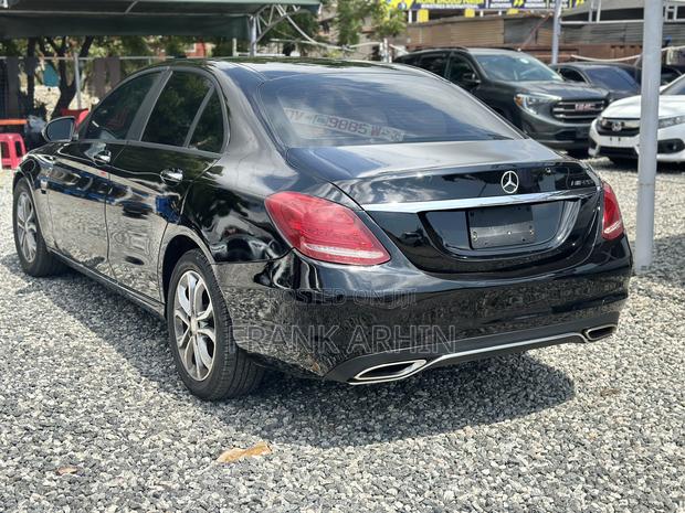 Mercedes-Benz C300 2017 Black