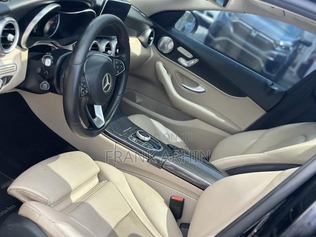 Mercedes-Benz C300 2017 Black