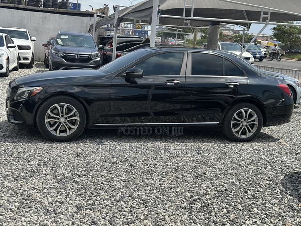 Mercedes-Benz C300 2017 Black