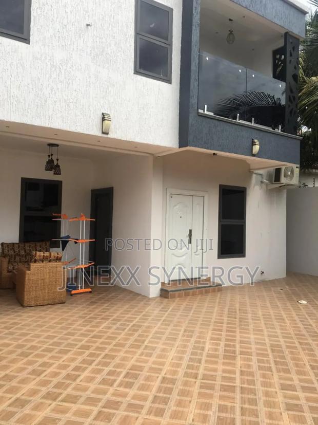 3bdrm Duplex in Manet Court for rent