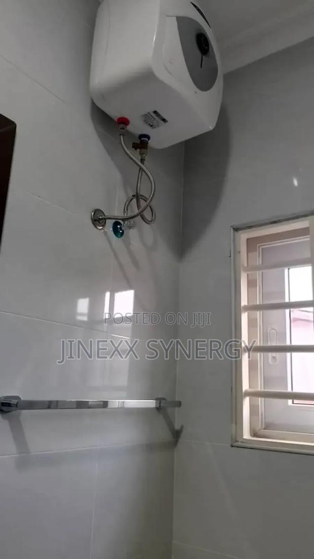 3bdrm Duplex in Manet Court for rent