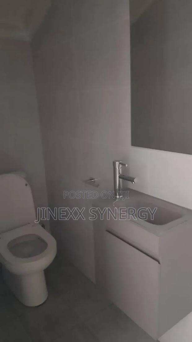 3bdrm Duplex in Manet Court for rent