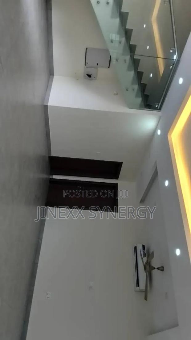 3bdrm Duplex in Manet Court for rent