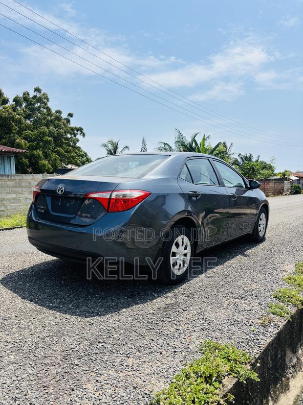 Toyota Corolla 2016 Gray