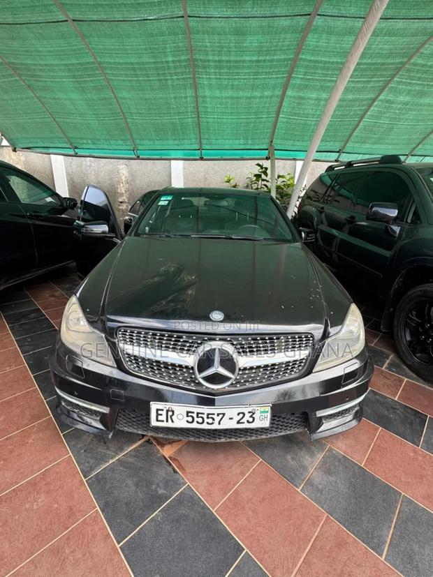 Mercedes-Benz C250 2014 Black