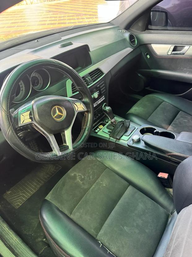 Mercedes-Benz C250 2014 Black