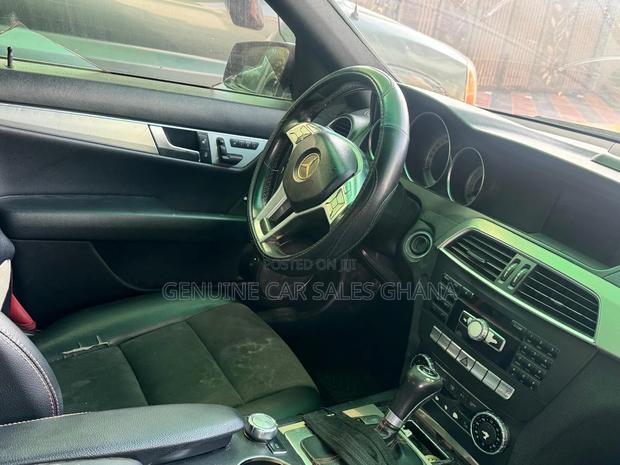 Mercedes-Benz C250 2014 Black