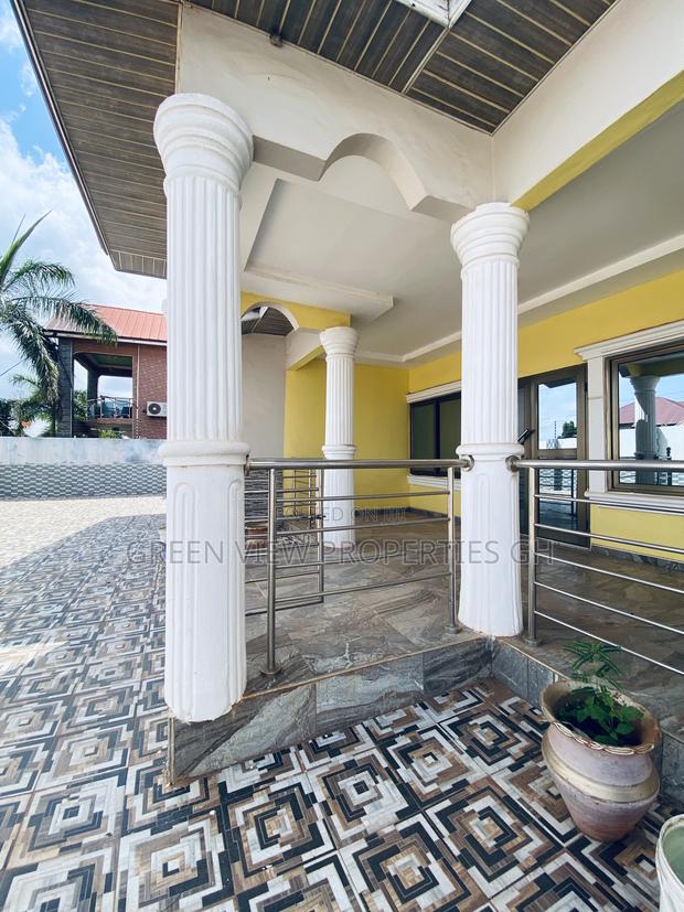6bdrm House in West Hills Mall Area for rent photo 6