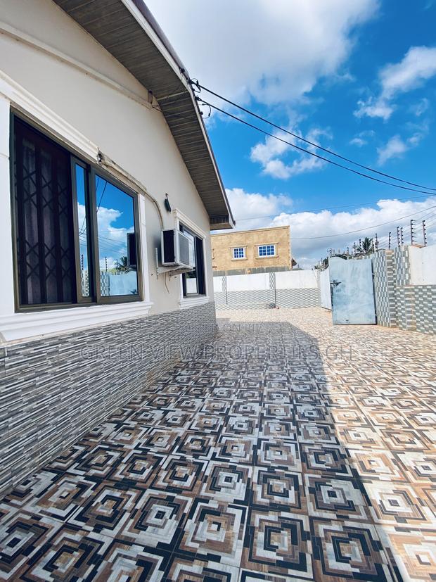 6bdrm House in West Hills Mall Area for rent photo 2