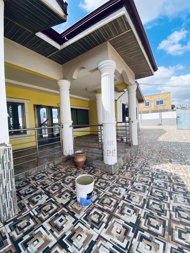 6bdrm House in West Hills Mall Area for rent photo 5