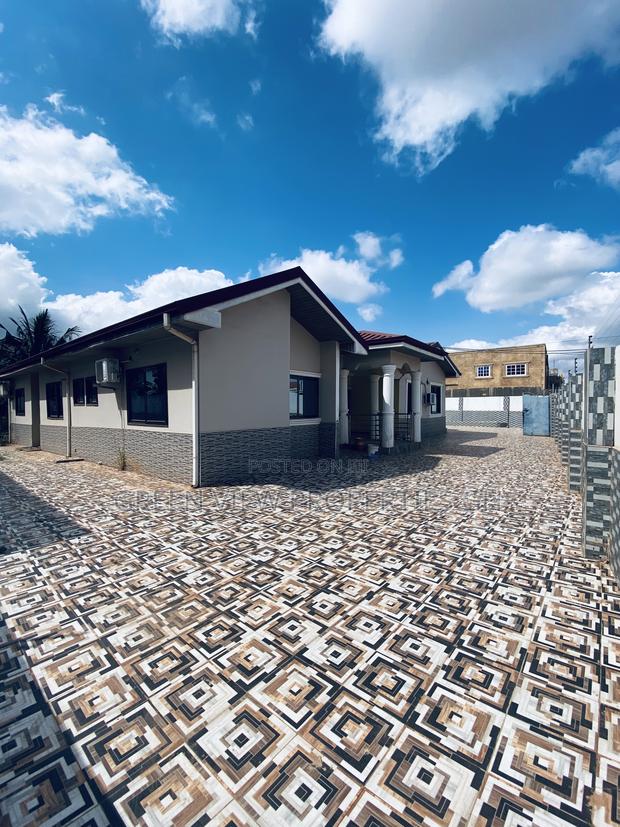 6bdrm House in West Hills Mall Area for rent