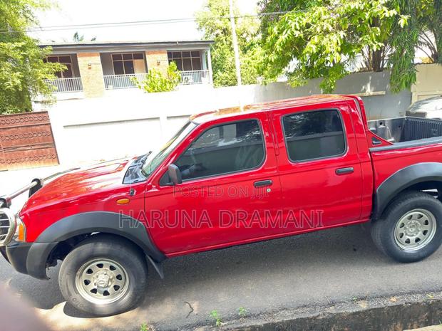 Nissan Hardbody 2008 Red