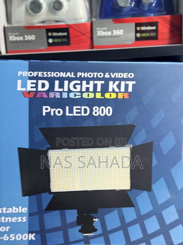 Pro Led Light 800 With Stand