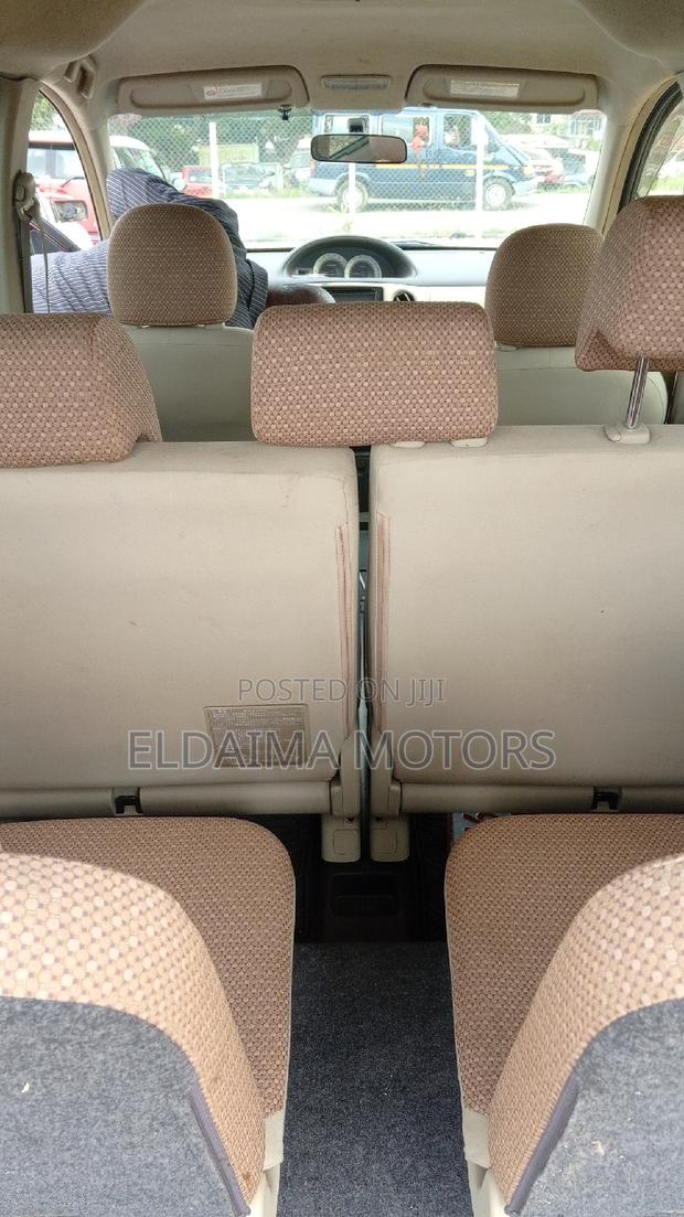 Toyota Sienta 2012 Brown photo 8
