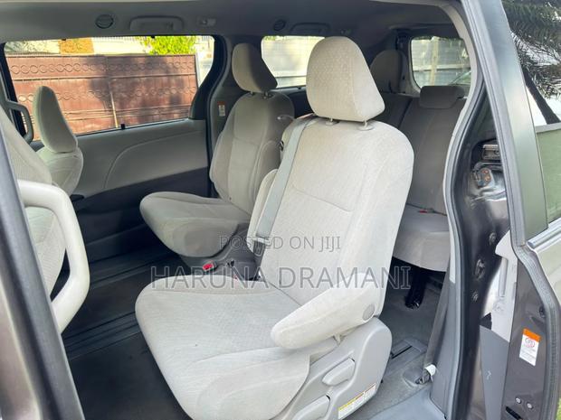 Toyota Sienta 1.5 AWD (6-seater) 2017