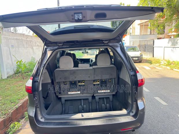 Toyota Sienta 1.5 AWD (6-seater) 2017