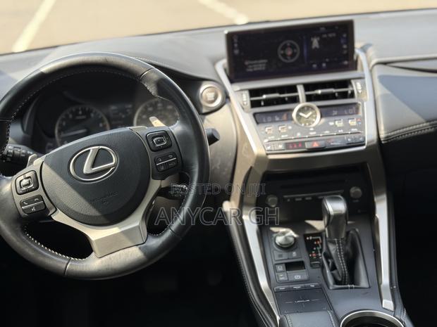 Lexus NX 300 AWD 2021 Silver