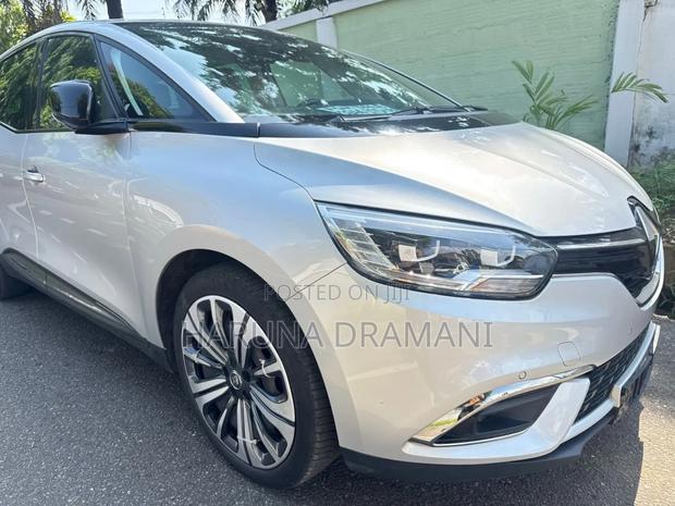 Renault Scenic 2023 Silver