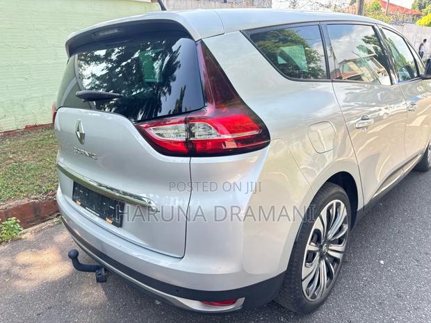 Renault Scenic 2023 Silver