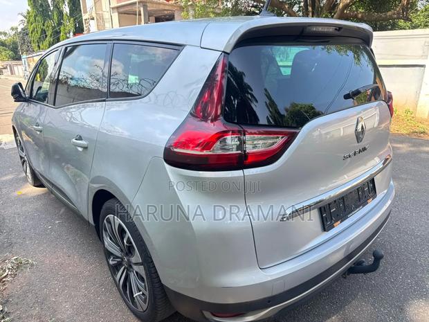 Renault Scenic 2023 Silver