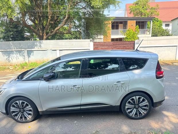 Renault Scenic 2023 Silver