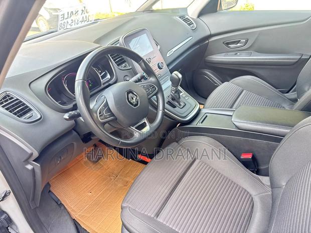 Renault Scenic 2023 Silver