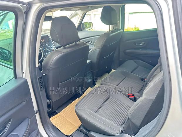 Renault Scenic 2023 Silver