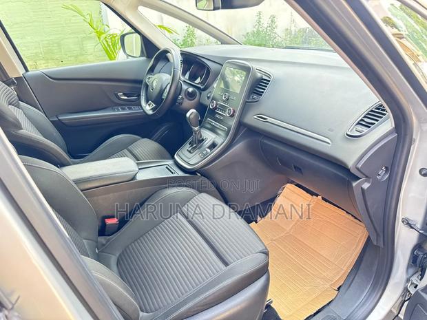 Renault Scenic 2023 Silver