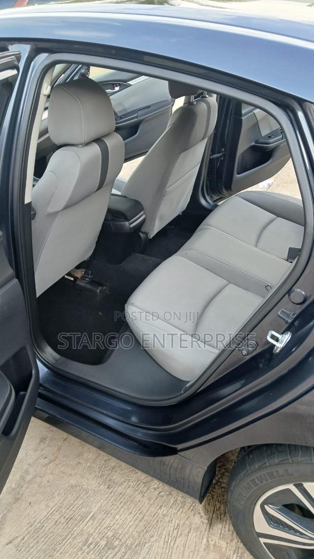 Honda Civic EX Hatchback 2018 Gray