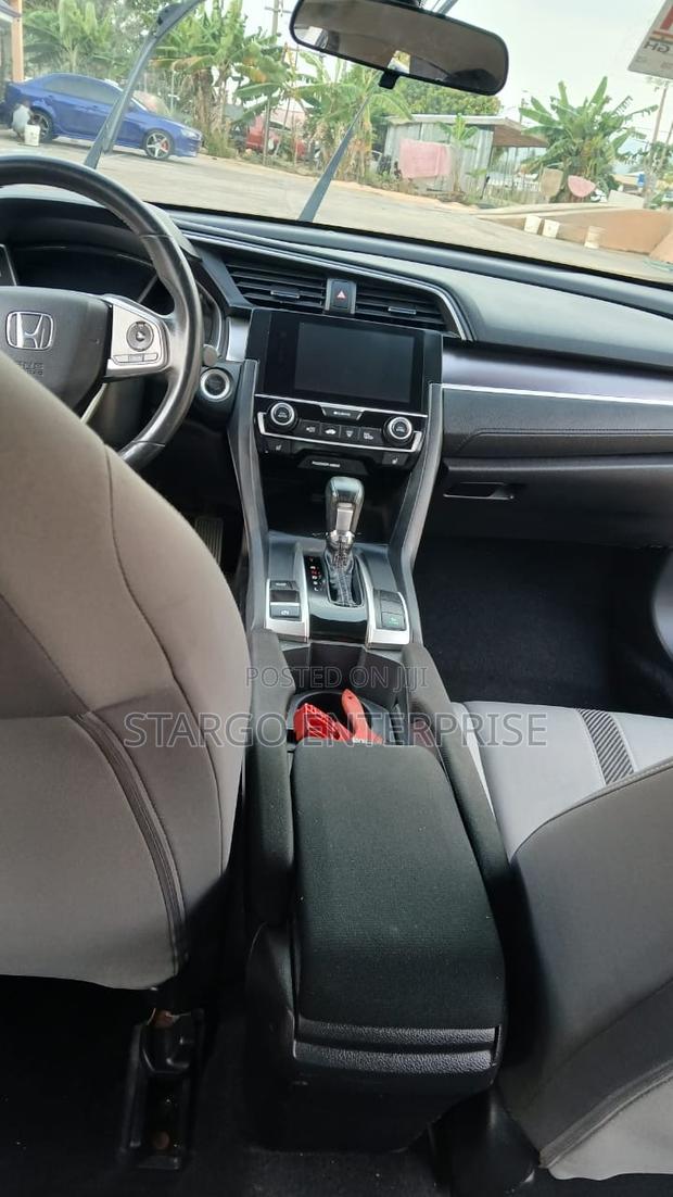 Honda Civic EX Hatchback 2018 Gray