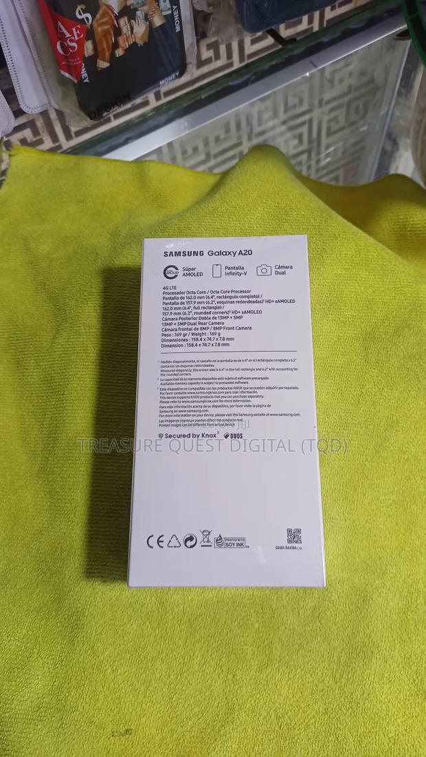 New Samsung Galaxy A20 64 GB Black · Photo 3