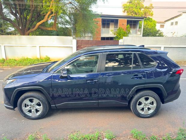 Toyota RAV4 Limited AWD 2019 Blue