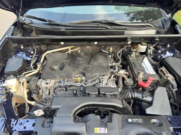 Toyota RAV4 Limited AWD 2019 Blue