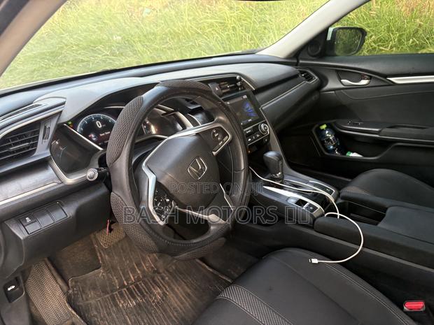 Honda Civic EX 4dr Sedan (2.0L 4cyl) 2017 White