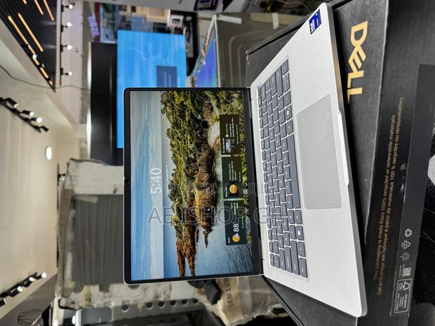 New Laptop Dell 16GB Intel Core Ultra 5 SSD 256GB